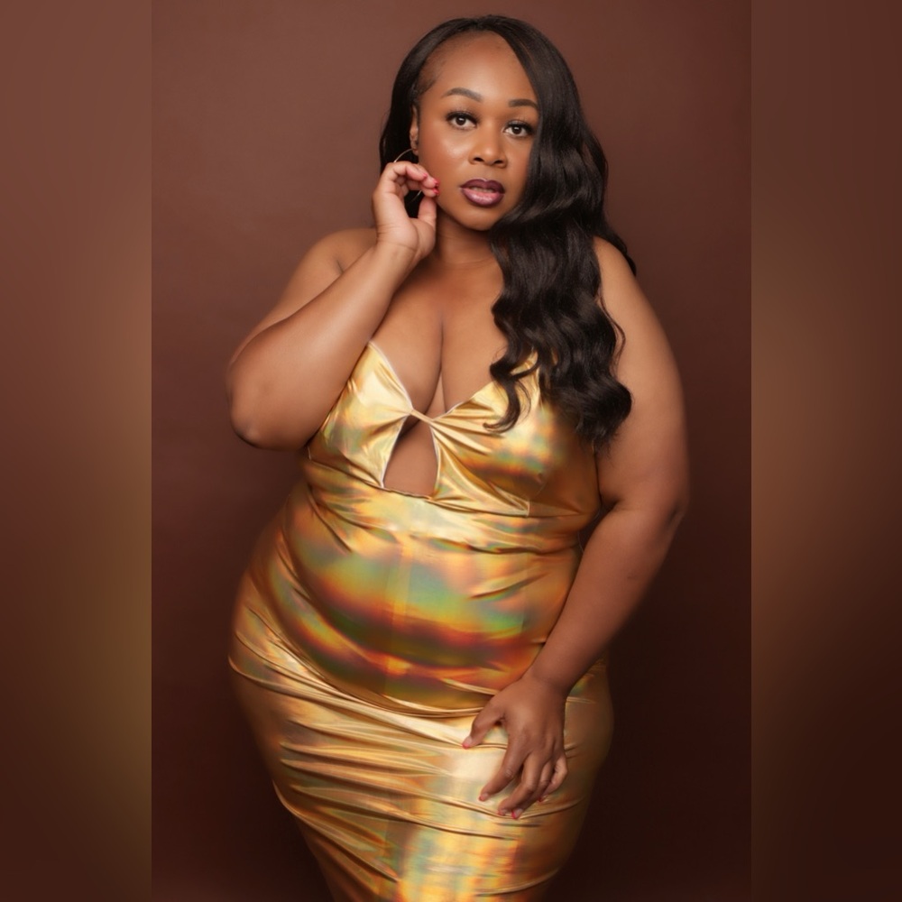 3x gold body-con dress from Fashionnova 💛